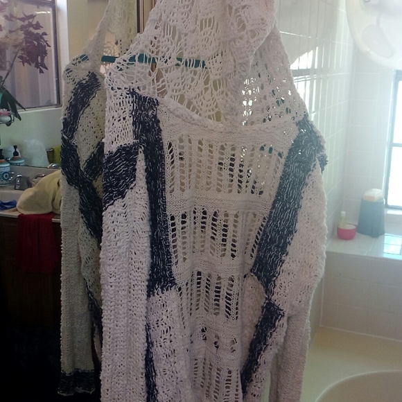 Sweater - Picture 2 of 2